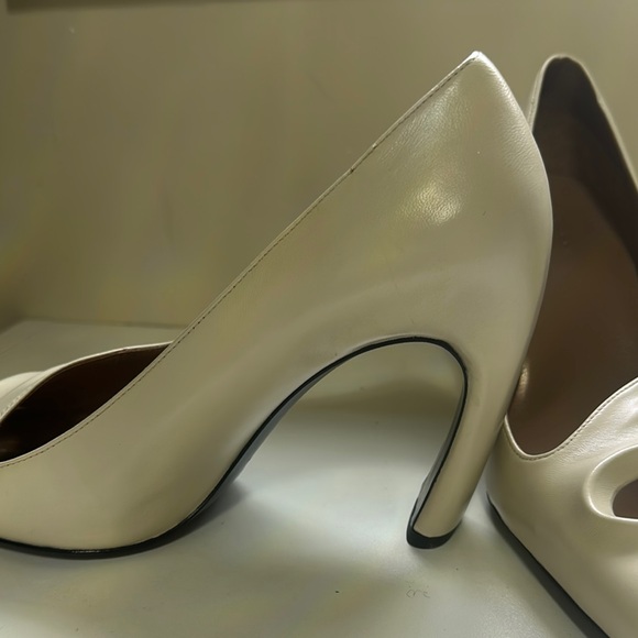 Tory Burch Sculpted Peep-Toe Pumps - Picture 4 of 10